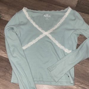 Hollister Size M